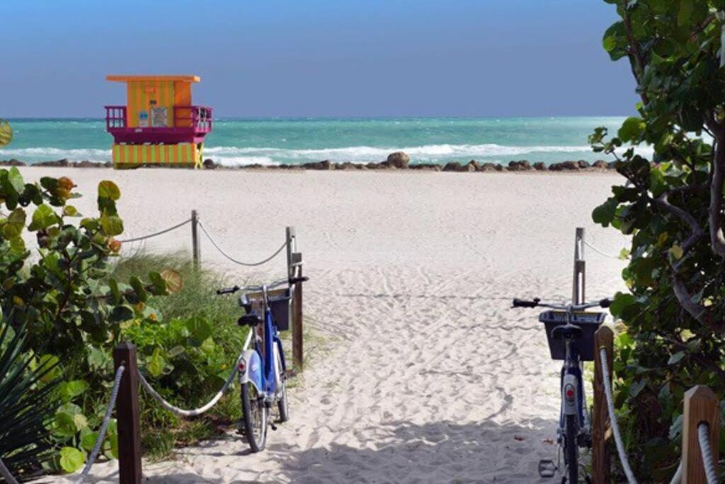 Apartment Right On The Beach! Miami Beach Esterno foto